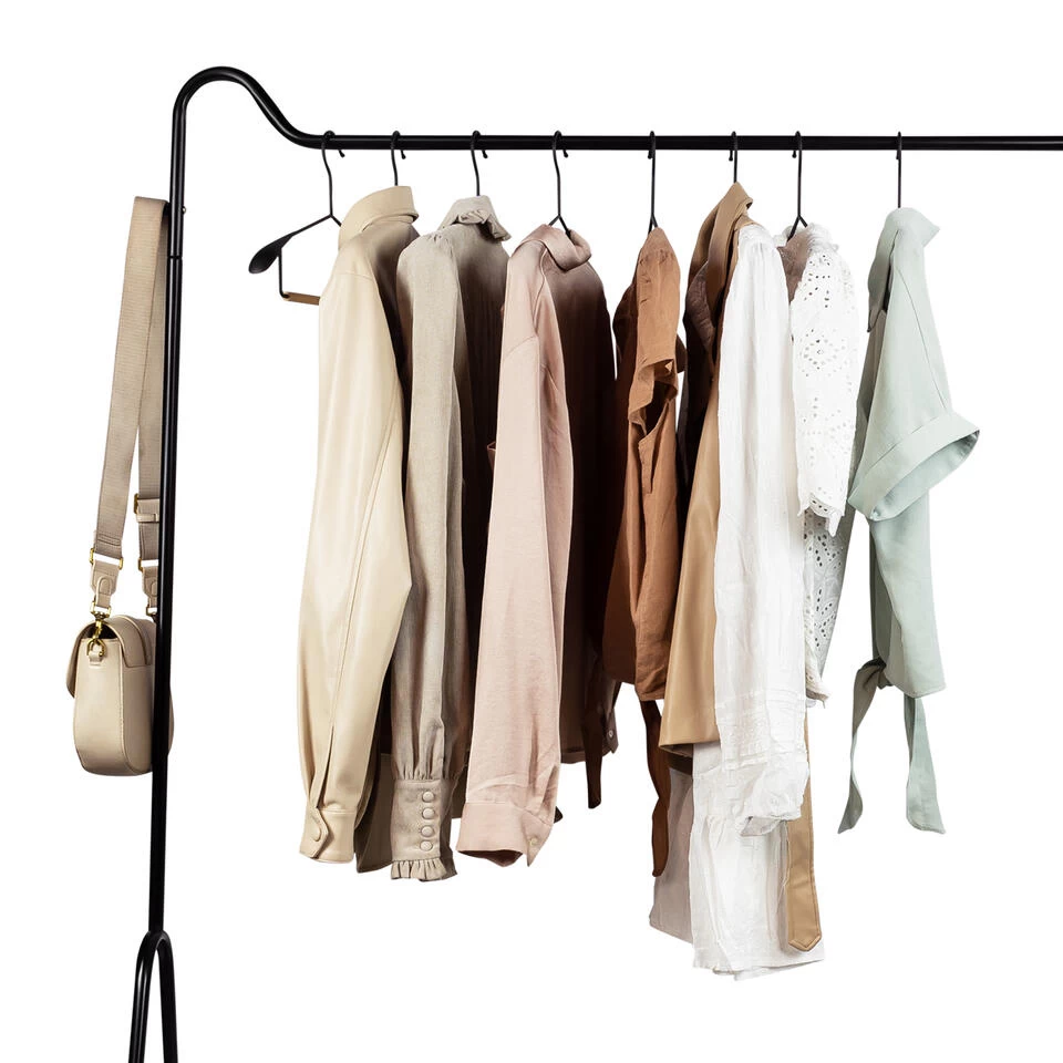 QUVIO Kledingrek Met Schoenen Opbergruimte - Metaal - Zwart - Afbeelding 2